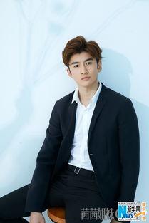 张云龙图片,光影交织下的魅力演绎  第3张