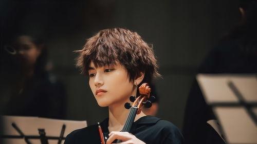 叶禹含 背景,从平凡走向卓越的励志人生