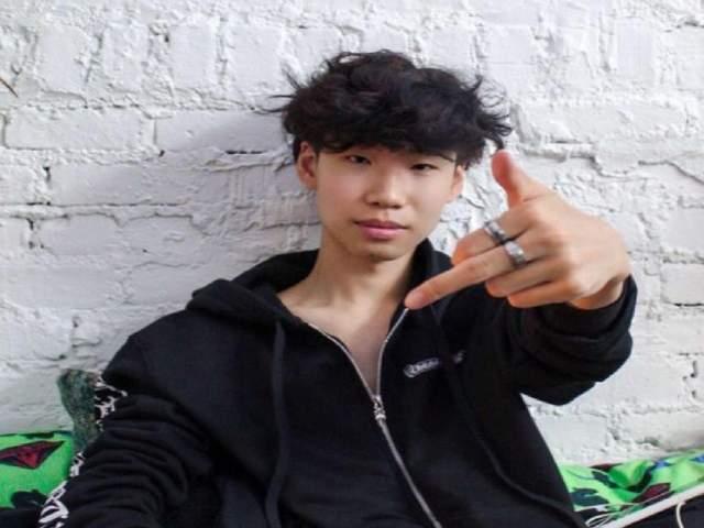 华裔网红男,跨越国界,闪耀全球的青春风采 第3张 华裔网红男,跨越国界,闪耀全球的青春风采 第3张