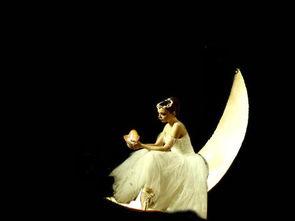 一个人跳舞的图片